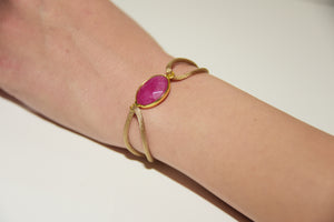 Beige Satin Red Stone