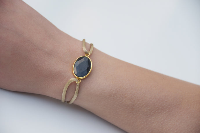 Beige Satin Black Stone